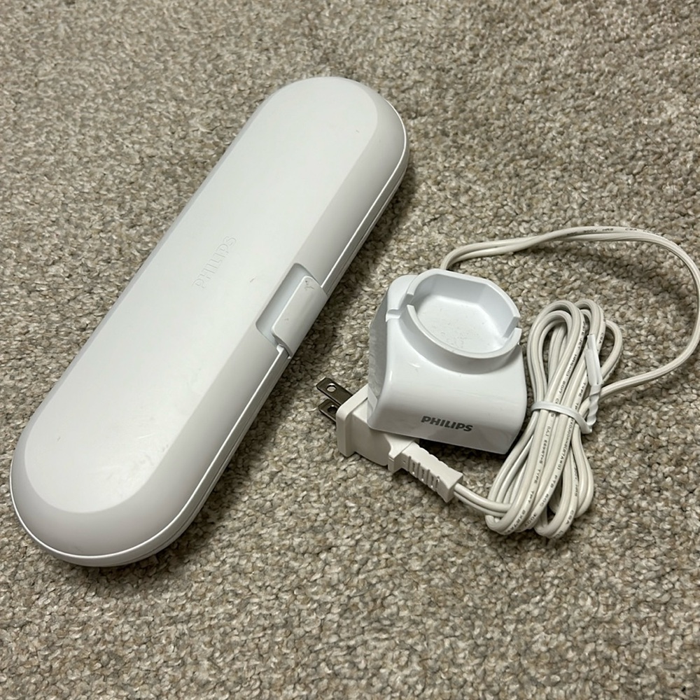 Philips Sonicare Toothbrush Charger plus case